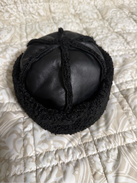 Zara Black Shearling-Trim Bucket Hat - Women Medium